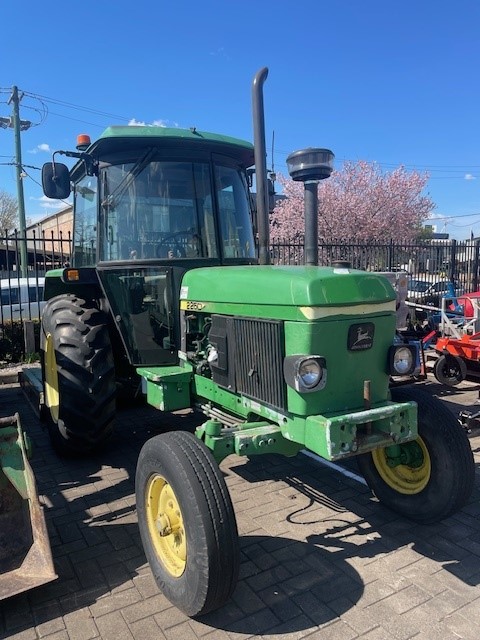 John Deere 2250